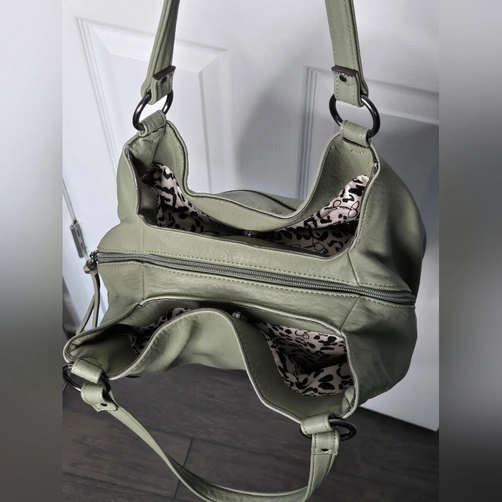 NWOT Jessica Simpson Charlie Hobo Bag – Loden Green